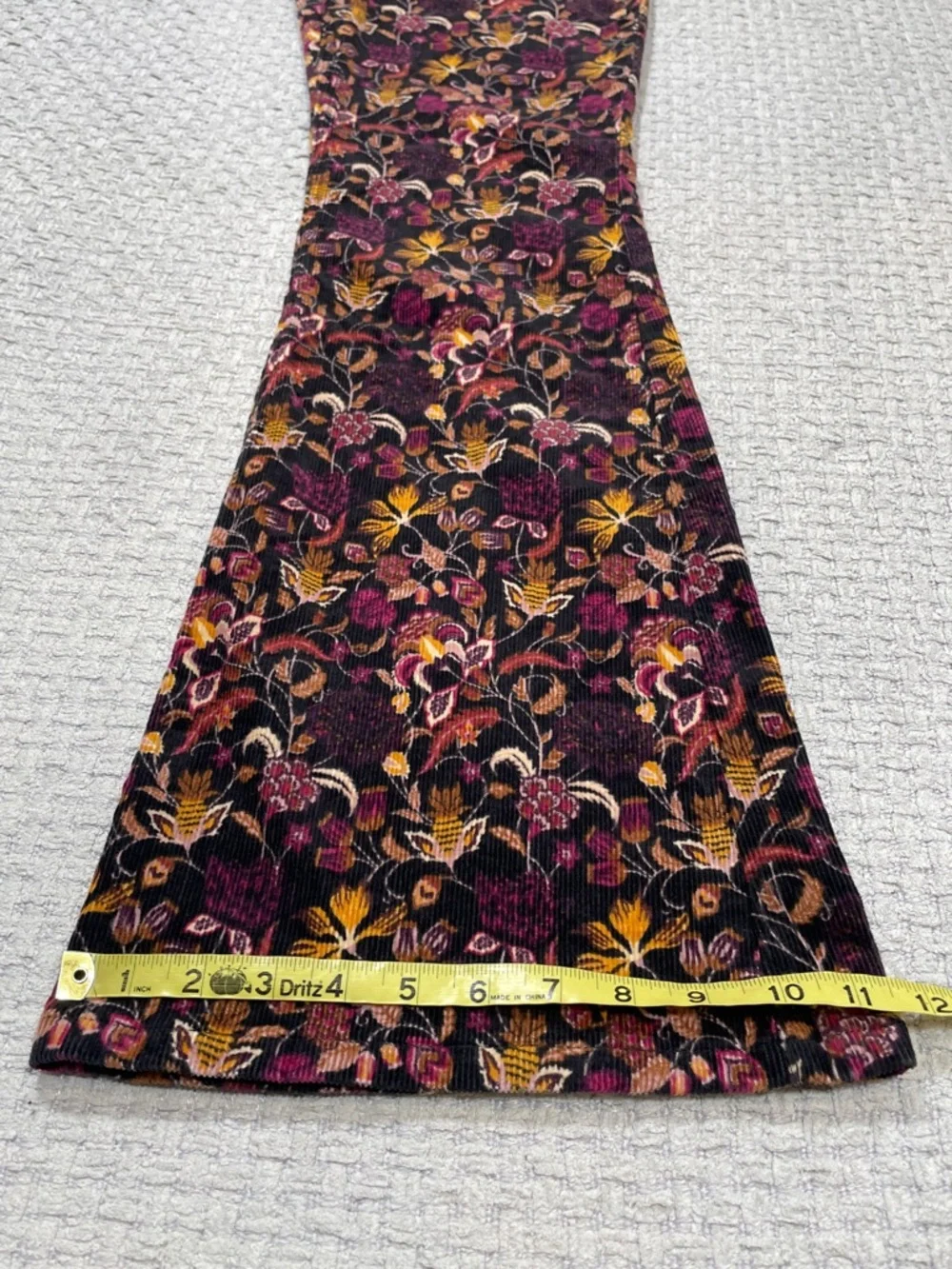Wrangler High Rise Fierce Flare Corduroy Pants Retro Floral Pattern Size 4 - Picture 16 of 16